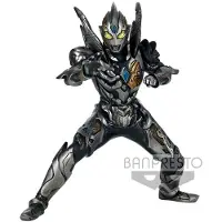 Banpresto Ultraman Trigger Hero's Brave PVC-beeldje, Trigger Dark versie. Hoogte: 15 cm