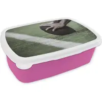 MuchoWow Broodtrommel Roze - Lunchbox - Brooddoos - Handen op een American Football - 18x12x6 cm - Kinderen - Meisje