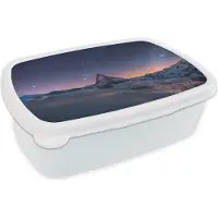 MuchoWow Broodtrommel Wit - Lunchbox - Brooddoos - Nacht boven het landschap tijdens de winter van Zwitserse Matterhorn - 18x12x6 cm - Volwassenen