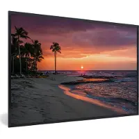 PosterMonkey Fotolijst incl. Poster - Een oranje lucht boven de Stille Oceaan bij de Amerikaanse staat Hawaii - 90x60 cm - Posterlijst