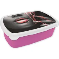 MuchoWow Broodtrommel Roze - Lunchbox - Brooddoos - Lippen - Rood - Zwart - 18x12x6 cm - Kinderen - Meisje