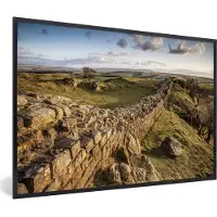 MuchoWow Foto in lijst - Muur van Hadrianus in het Europese Engeland fotolijst zwart 60x40 cm - Poster in lijst (Wanddecoratie woonkamer / slaapkamer)