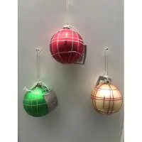 Christmas House Set van 3 geruite kerstballen met gouden glitter glas 8cm
