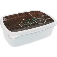 MuchoWow Broodtrommel Wit - Lunchbox - Brooddoos - Groene fiets bij het hek - 18x12x6 cm - Volwassenen