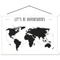 MuchoWow Wereldkaart Zwart Wit - Spreuk - Adventures - schoolplaat platte latten wit 150x100 cm - Foto print op textielposter (wanddecoratie woonkamer/slaapkamer)