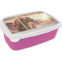 MuchoWow Broodtrommel Roze - Lunchbox - Brooddoos - Schotse hooglander - Doorkijk - Zonsondergang - 18x12x6 cm - Kinderen - Meisje