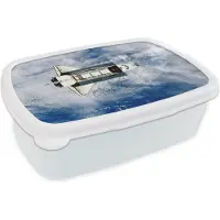 MuchoWow Broodtrommel Wit - Lunchbox - Brooddoos - Space shuttle vliegt hoog in het heelal - 18x12x6 cm - Volwassenen