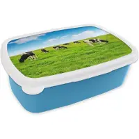 MuchoWow Broodtrommel Blauw - Lunchbox - Brooddoos - Koe - Gras - Lucht - 18x12x6 cm - Kinderen - Jongen