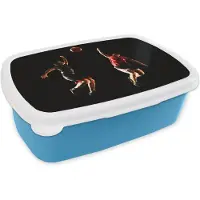 MuchoWow Broodtrommel Blauw - Lunchbox - Brooddoos - Twee basketbalspelers die naar de bal springen - 18x12x6 cm - Kinderen - Jongen