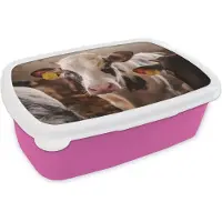 MuchoWow Broodtrommel Roze - Lunchbox - Brooddoos - Portret - Koe - Stal - 18x12x6 cm - Kinderen - Meisje