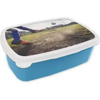 MuchoWow Broodtrommel Blauw - Lunchbox - Brooddoos - Jongen schiet op doel - 18x12x6 cm - Kinderen - Jongen