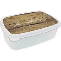 MuchoWow Broodtrommel Wit - Lunchbox - Brooddoos - Vooraanzicht vrouwelijke cheeta - 18x12x6 cm - Volwassenen
