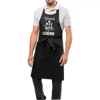 Kariban Naamcadeau - The man the Myth the Legend - Keukenschort - BBQ schort - verjaardag - vaderdag - zwart - Naam naar wens