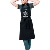 Kariban Naamcadeau - The woman the Myth the supergirl - Keukenschort - Kookschort - verjaardag - moederdag - zwart - met de naam: Ilse