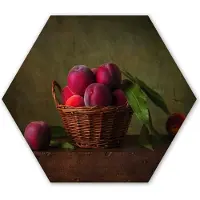 MuchoWow Hexagon wanddecoratie - Kunststof Wanddecoratie - Hexagon Schilderij - Mand - Pruim - Roze - Rustiek - Fruit - Stilleven - 75x65 cm - Kerstdecoratie in huis - Kerstmis