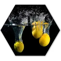 MuchoWow Hexagon wanddecoratie - Kunststof Wanddecoratie - Hexagon Schilderij - Citroen - Fruit - Stilleven - Water - Geel - 75x65 cm - Kerstdecoratie in huis - Kerstmis