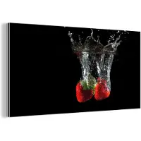 MuchoWow Wanddecoratie Metaal - Aluminium Schilderij Industrieel - Aardbeien - Fruit - Water - Zwart - Rood - 40x20 cm - Dibond - Foto op aluminium - Industriële muurdecoratie - Voor de woonkamer/slaapkamer