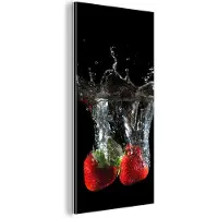 MuchoWow Wanddecoratie Metaal - Aluminium Schilderij Industrieel - Aardbeien - Fruit - Water - Zwart - Rood - 80x160 cm - Dibond - Foto op aluminium - Industriële muurdecoratie - Voor de woonkamer/slaapkamer