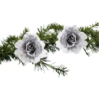 Cosy & Trendy 2x stuks kerstboom bloemen op clip zilver/wit en besneeuwd 18 cm - Kersthangers