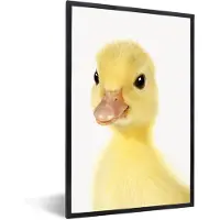 PosterMonkey Poster in fotolijst kinderen - Kinder decoratie - Eend - Kuiken - Lief - Kinderen - Meisjes - Jongens - Muurdecoratie kinderkamer - 60x90 cm - Schilderij voor kinderen - Poster kinderkamer