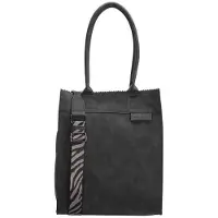 Zebra trends Shopper Merel Zwart