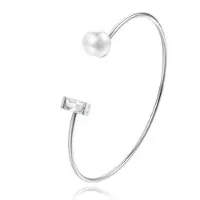 LGT JWLS Zilverkleurige armband met Rechthoekige Zirkonia Steen en Imitatie Parel