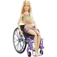 Barbie Fashionistas Poppen #194 met Rolstoel & Ramp, Recht Blond Haar & Regenboog Romper met Accessoires