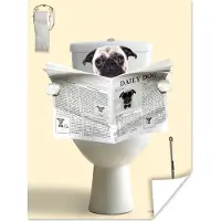 PosterMonkey Poster hond - Muurdecoratie - Hond - Pug - Toilet - Krant - Dier - 30x40 cm - Fotoposter