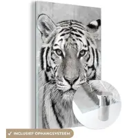 MuchoWow Glasschilderij - Dieren - Tijger - Natuur - Zwart - Wit - Foto op glas - Wanddecoratie - Muurdecoratie - Acrylglas - 120x180 cm - Kamer decoratie - Slaapkamer