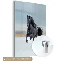 MuchoWow Glasschilderij 120x160 cm - Schilderij acrylglas - Paard - Zwart - Sneeuw - Foto op glas - Schilderijen