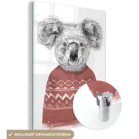 MuchoWow Glasschilderij 120x160 cm - Schilderij acrylglas - Koala - Winter - Trui - Rood - Foto op glas - Schilderijen
