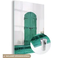 MuchoWow Glasschilderij 120x160 cm - Schilderij acrylglas - Vintage - Groen - Deur - Hout - Gebouw - Foto op glas - Schilderijen
