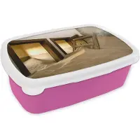 MuchoWow Broodtrommel Roze - Lunchbox - Brooddoos - Zand - Architectuur - Woestijn - Deur - 18x12x6 cm - Kinderen - Meisje