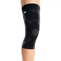 JUZO JuzoFlex Genu Xtra Wide 1810W kniebandage DF PLUS, Zwart maat M, per stuk