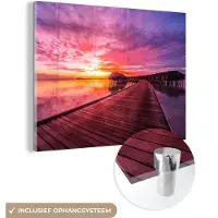 MuchoWow - Glasschilderij - Foto op glas - Pier - Horizon - Roze - Zon - Zee - Schilderij zee - Afbeelding op glas - Acrylglas - Wanddecoratie - 160x120 cm - Schilderijen woonkamer