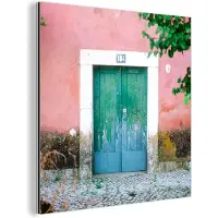 MuchoWow Wanddecoratie Metaal - Aluminium Schilderij Industrieel - Deur - Groen - Roze - Verf - 50x50 cm - Dibond - Foto op aluminium - Industriële muurdecoratie - Voor de woonkamer/slaapkamer