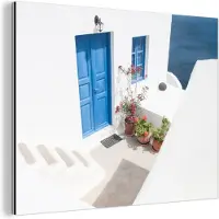 MuchoWow Wanddecoratie Metaal - Aluminium Schilderij Industrieel - Architectuur - Blauw - Wit - Deur - 120x90 cm - Dibond - Foto op aluminium - Industriële muurdecoratie - Voor de woonkamer/slaapkamer