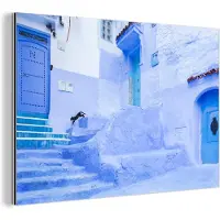 MuchoWow Wanddecoratie Metaal - Aluminium Schilderij Industrieel - Straat - Blauw - Deuren - Architectuur - 30x20 cm - Dibond - Foto op aluminium - Industriële muurdecoratie - Voor de woonkamer/slaapkamer