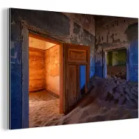 MuchoWow Wanddecoratie Metaal - Aluminium Schilderij Industrieel - Deur - Zand - Woestijn - Architectuur - 60x40 cm - Dibond - Foto op aluminium - Industriële muurdecoratie - Voor de woonkamer/slaapkamer
