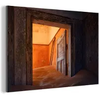 MuchoWow Wanddecoratie Metaal - Aluminium Schilderij Industrieel - Deur - Zand - Huis - Architectuur - 30x20 cm - Dibond - Foto op aluminium - Industriële muurdecoratie - Voor de woonkamer/slaapkamer