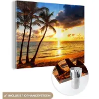 MuchoWow Glasschilderij - Strand - Palmboom - Zee - Foto op glas - 160x120 cm - Acrylglas - Glasschilderij natuur - Schilderij glas - Glasschilderij strand - Wanddecoratie glas - Woonkamer