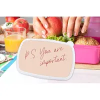 MuchoWow Broodtrommel Roze - Lunchbox - Brooddoos - Tekst - P.S. you are important - Quotes - 18x12x6 cm - Kinderen - Meisje