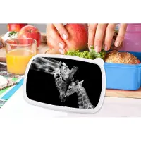 MuchoWow Broodtrommel Blauw - Lunchbox - Brooddoos - Giraffe - Wilde dieren - Portret - Zwart wit - 18x12x6 cm - Kinderen - Jongen