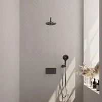Brauer Gunmetal Carving thermostatische inbouw regendouche met 3 standen handdouche, gebogen muurarm en hoofddouche 20cm set 57 gunmetal geborsteld PVD