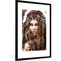 PosterMonkey Poster in lijst - Fotolijst 60x90 cm - Posters - Vrouw - Indianentooi - Veren - Strepen - Posterlijst zwart - Decoratie - Wanddecoratie woonkamer - Muurdecoratie slaapkamer