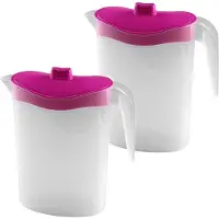 Hega hogar 2x Smalle kunststof koelkast schenkkannen 1,5 liter met roze deksel - Schenkkannen