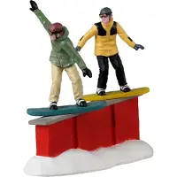 Lemax Vail Village Kerstdorpminiatuur Snowboard Sliders (snowboarden) 9,9 X 3,7 X 9,3 Cm
