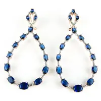 Sophie Zilveren oorringen roos goud verguld Model Definition of Blue zilveren oorbellen roos goud verguld gezet met blauwe stenen en cubic zirconia