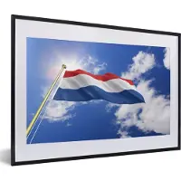 PosterMonkey Fotolijst incl. Poster - De vlag van Nederland wappert in de lucht - 60x40 cm - Posterlijst