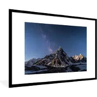 PosterMonkey Fotolijst incl. Poster - Melkweg boven de K2 berg - 90x60 cm - Posterlijst